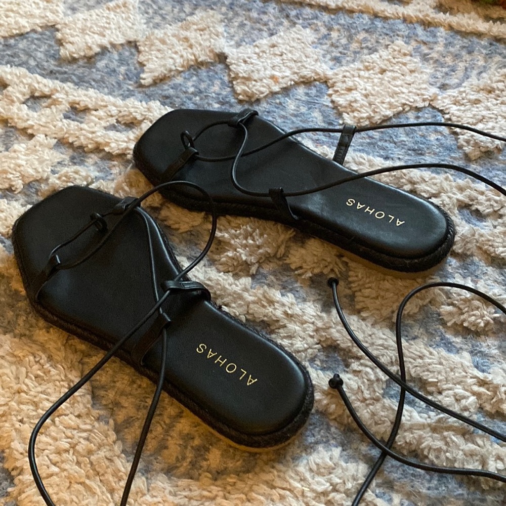 ALOHAS Sandals! Never worn super cute strappy shoe